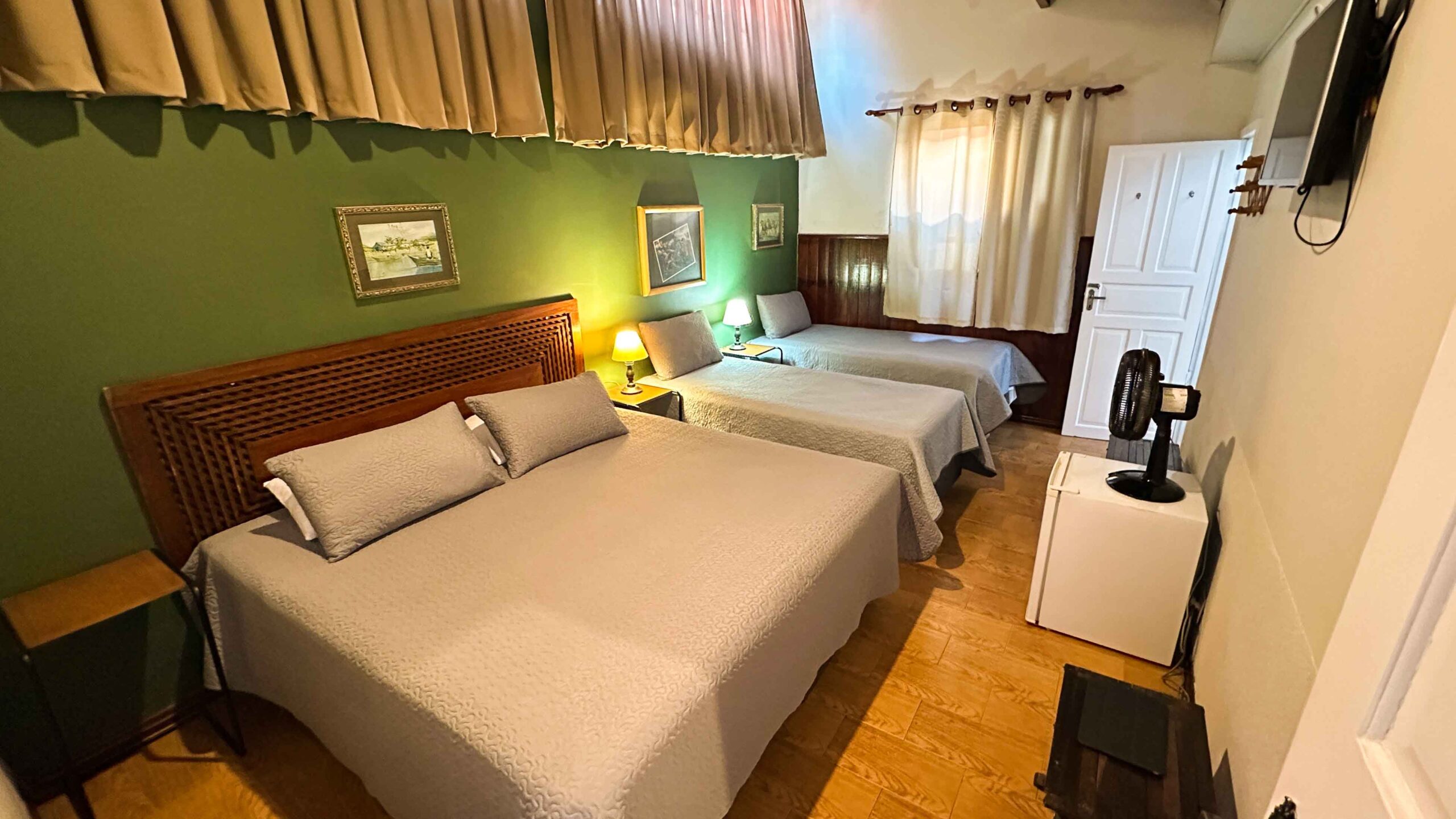 Quarto para 4 pessoas (2)